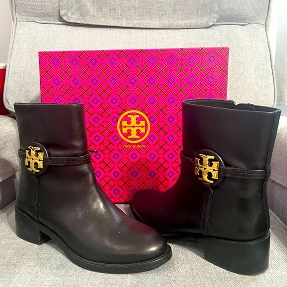 Tory Burch boot size 6 - Picture 1 of 6